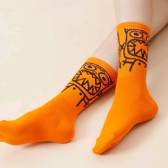 Cartoon Graphic Orange Socks - Picture 3 of 4